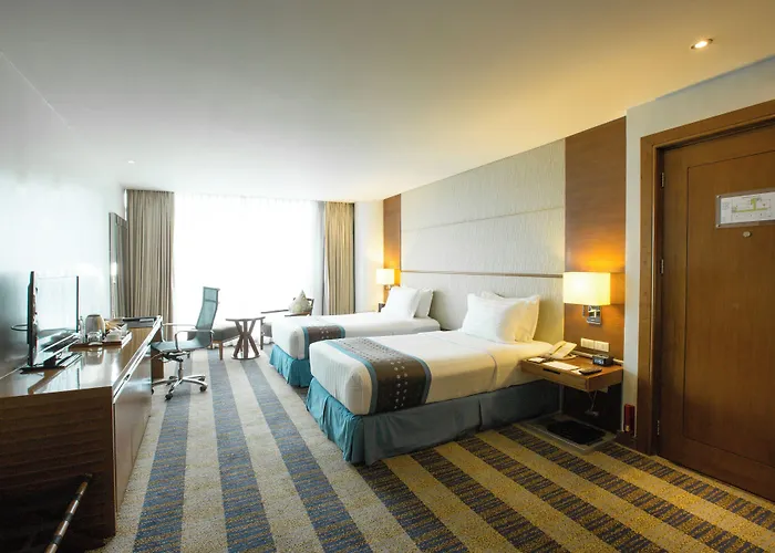 Lex Hotel 4*